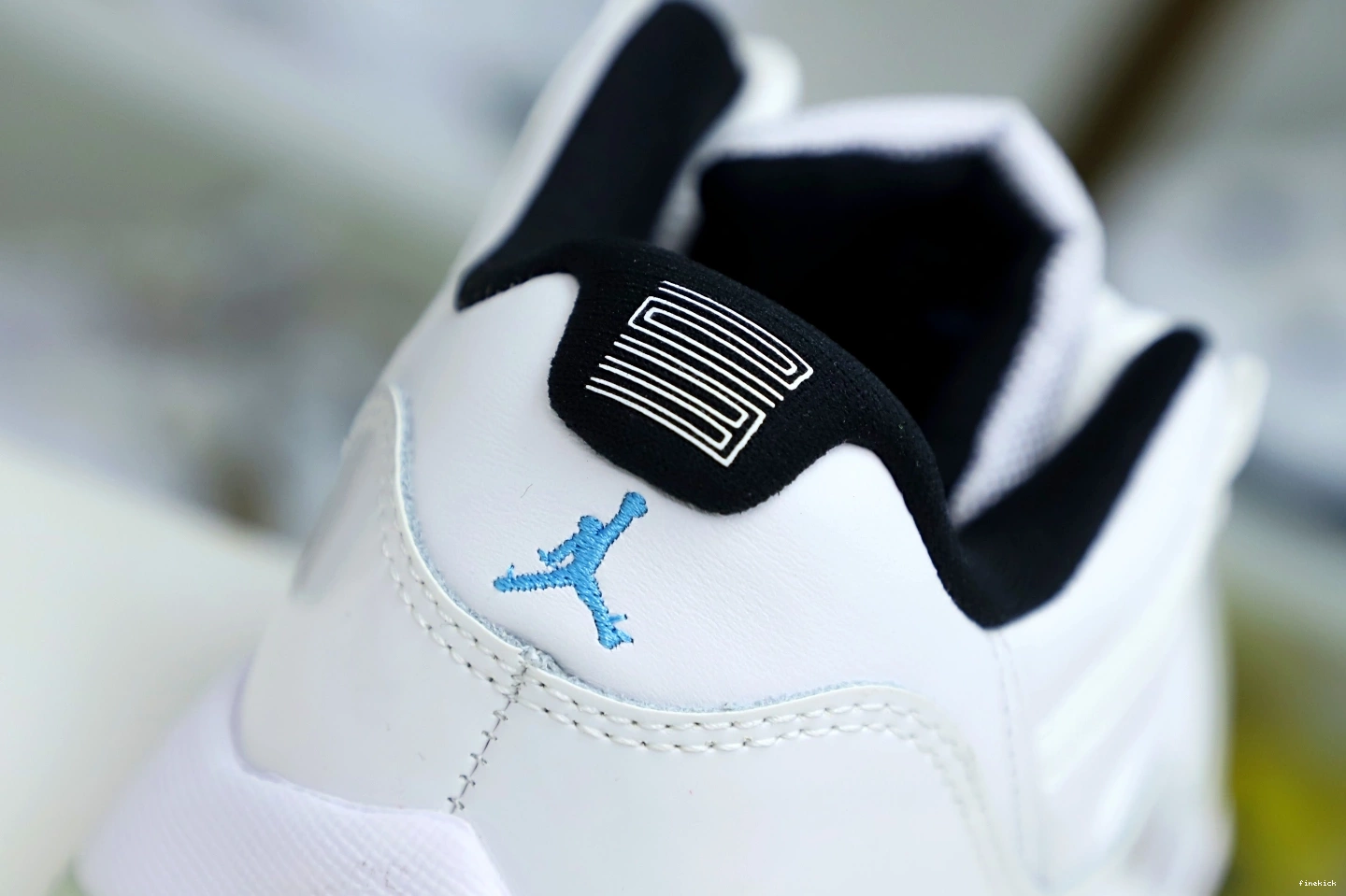 LOW BLUE RETRO JORDAN 11 LEGEND AIR 0216